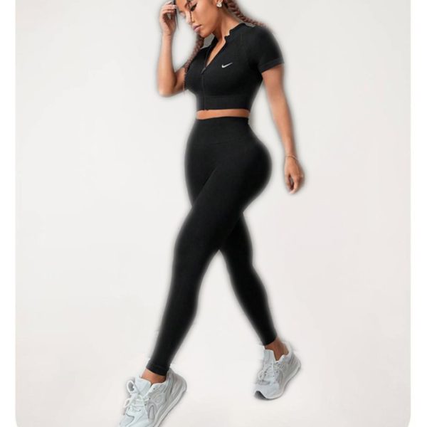 تصویر ست ورزشی زنانه کراپ و لگ NIKE رنگ مشکی